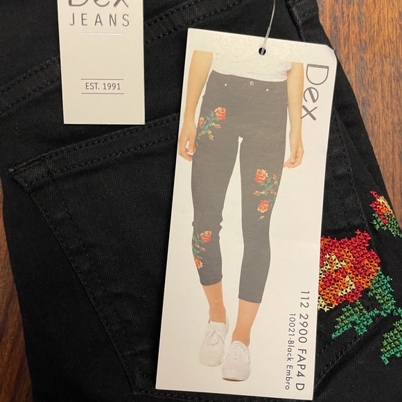 DEX Embroidered cropped skinny Jeans - Picture 3 of 5
